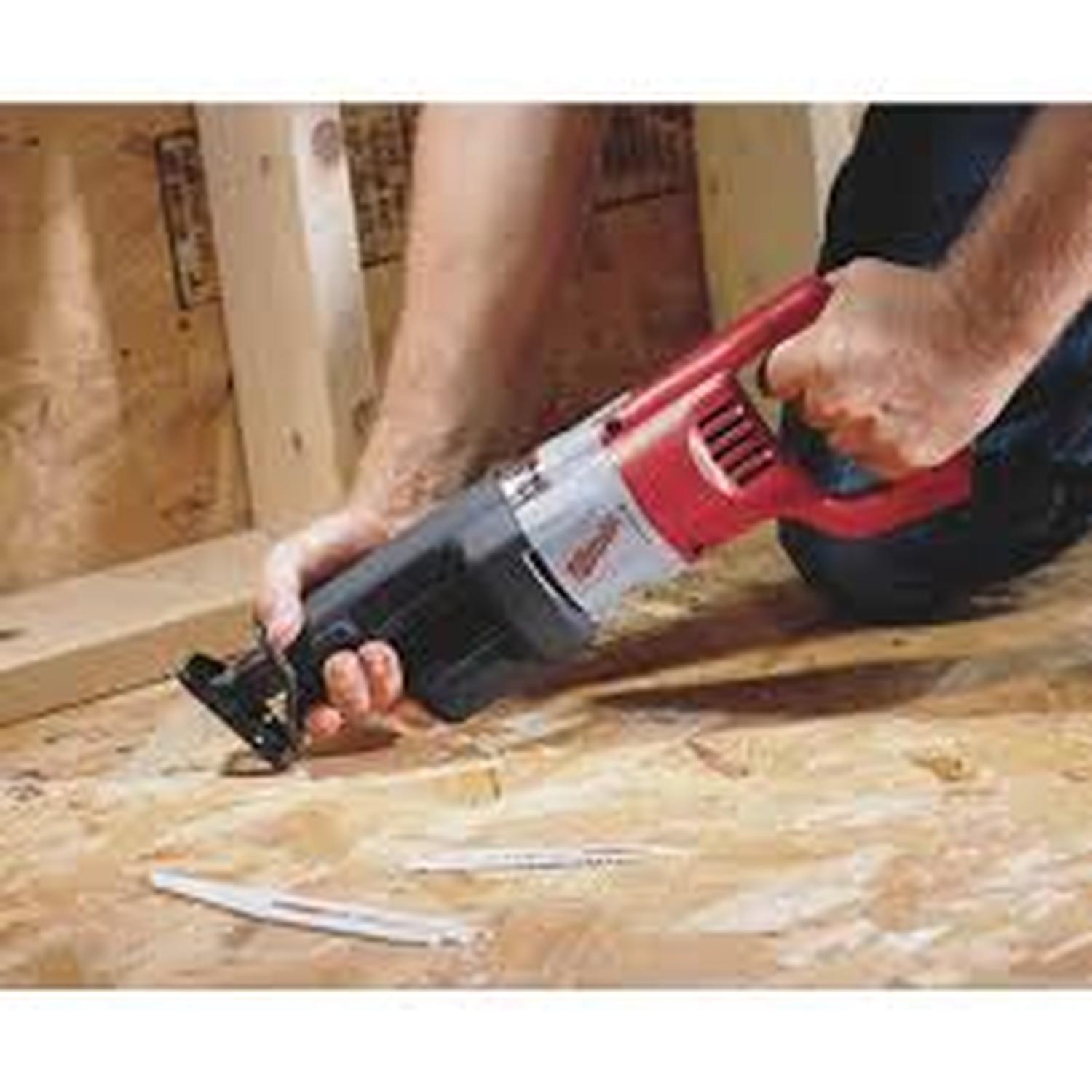 MILWAUKEE 6509-31 Sierra sable alambrica 1440W