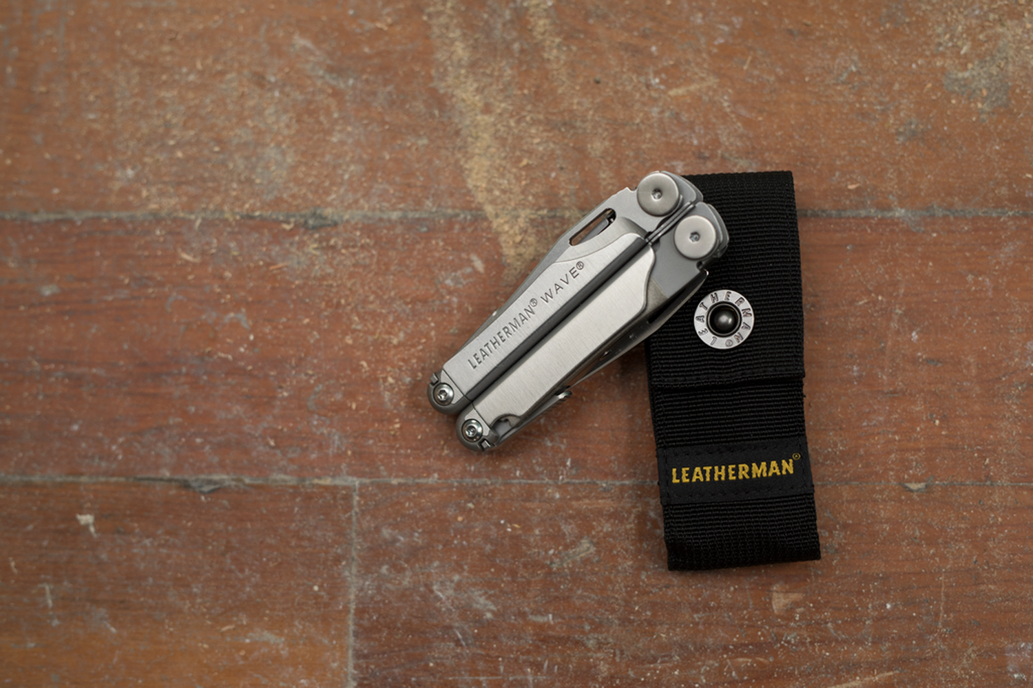 LEATHERMAN LEA-008-013 Funda mediana de nylon Premium con bolsillos para multiherramientas de 4 pulg